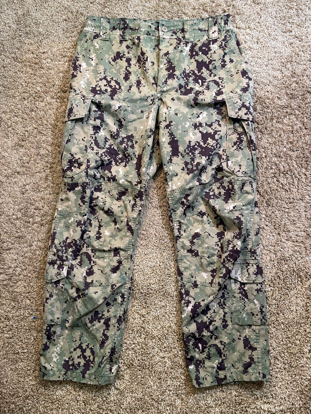 US Navy NWU Type III Cargo Pants AOR2 Digital Camo Size Large